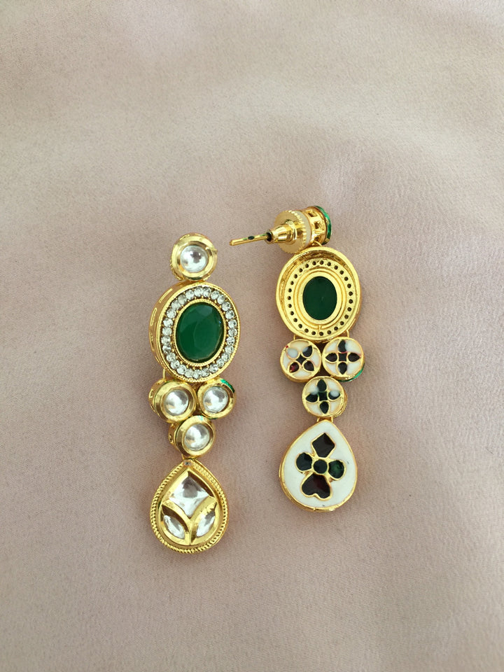 Exquisite Kundan Choker Set - Your Radiant Elegance for Weddings and Festivities