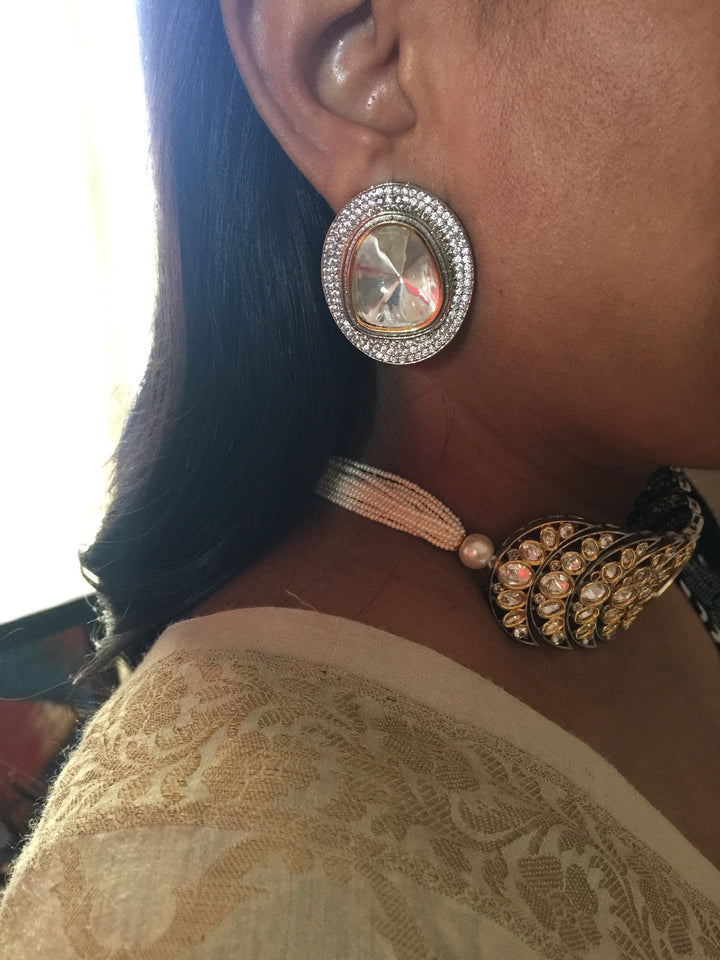 Scintillating Kundan Choker with Earrings