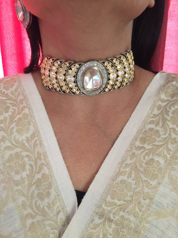 Scintillating Kundan Choker with Earrings