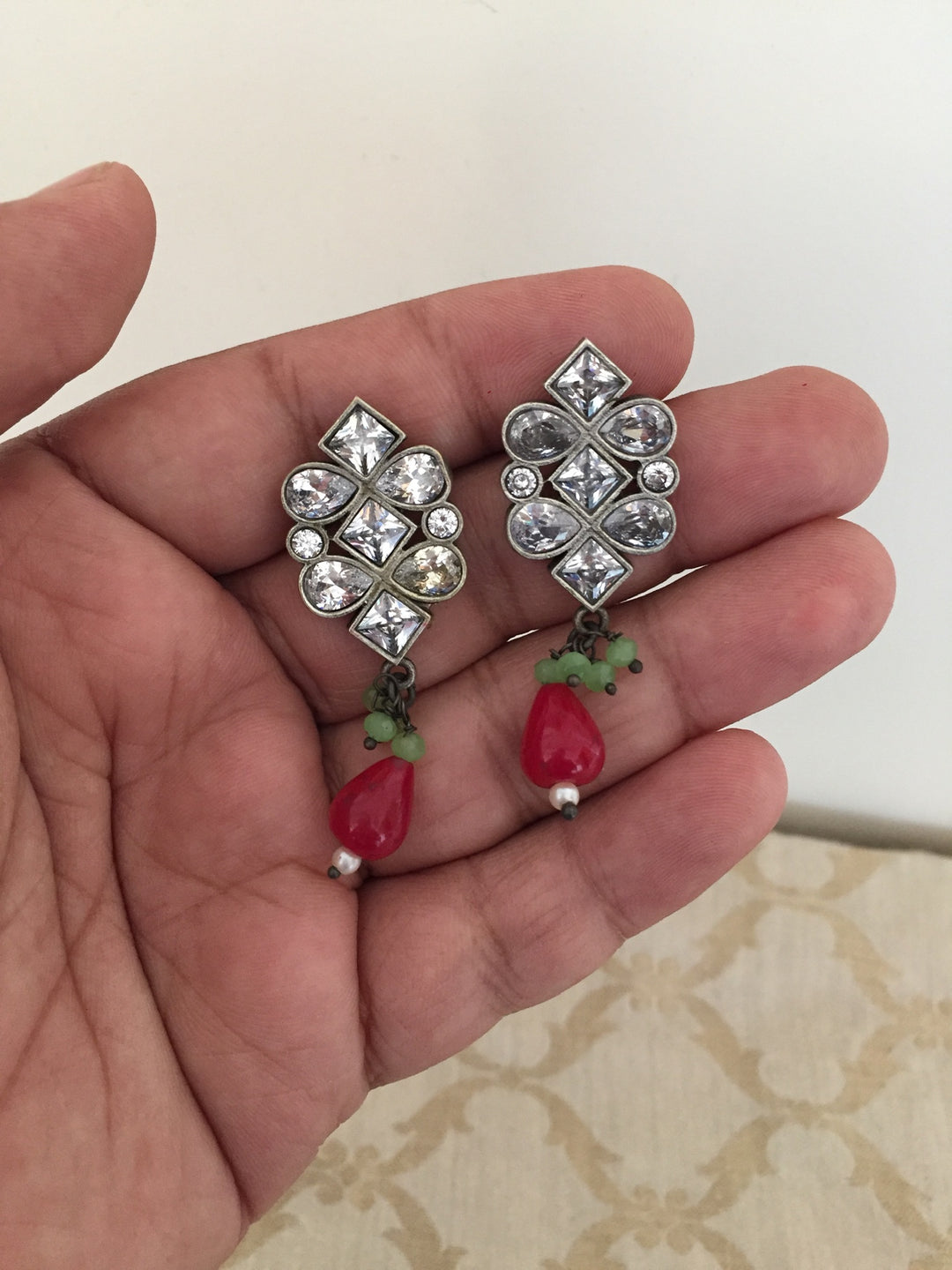 Beautiful Stones and Pearls Choker with Earrings