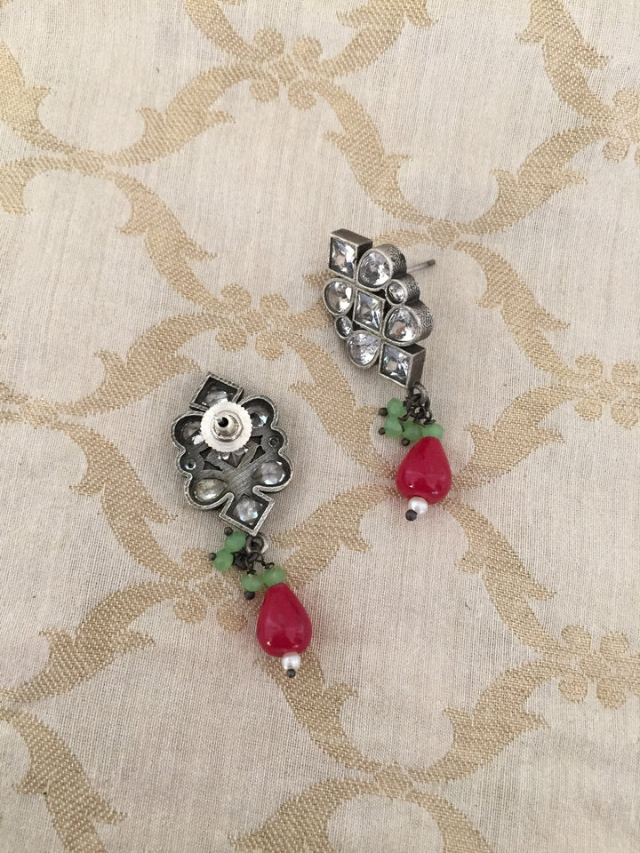 Beautiful Stones and Pearls Choker with Earrings