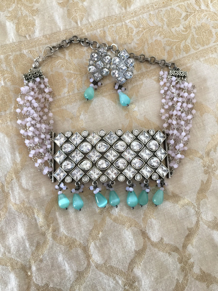 Beautiful Stones and Pearls Choker with Earrings