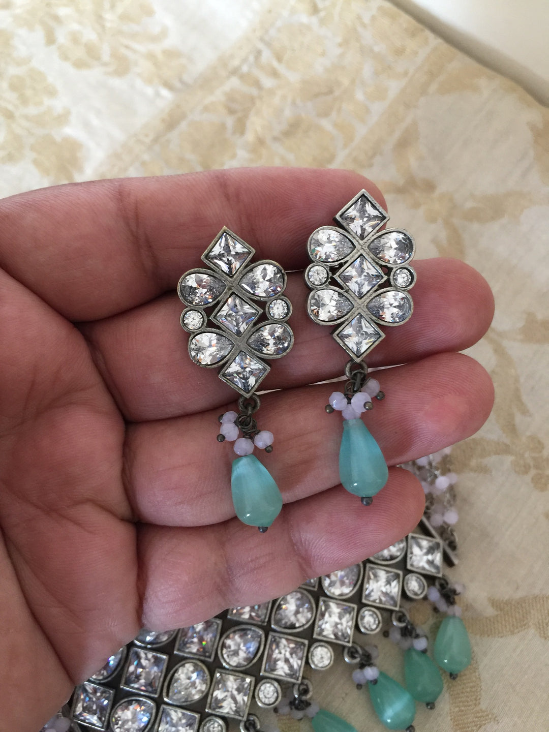 Beautiful Stones and Pearls Choker with Earrings