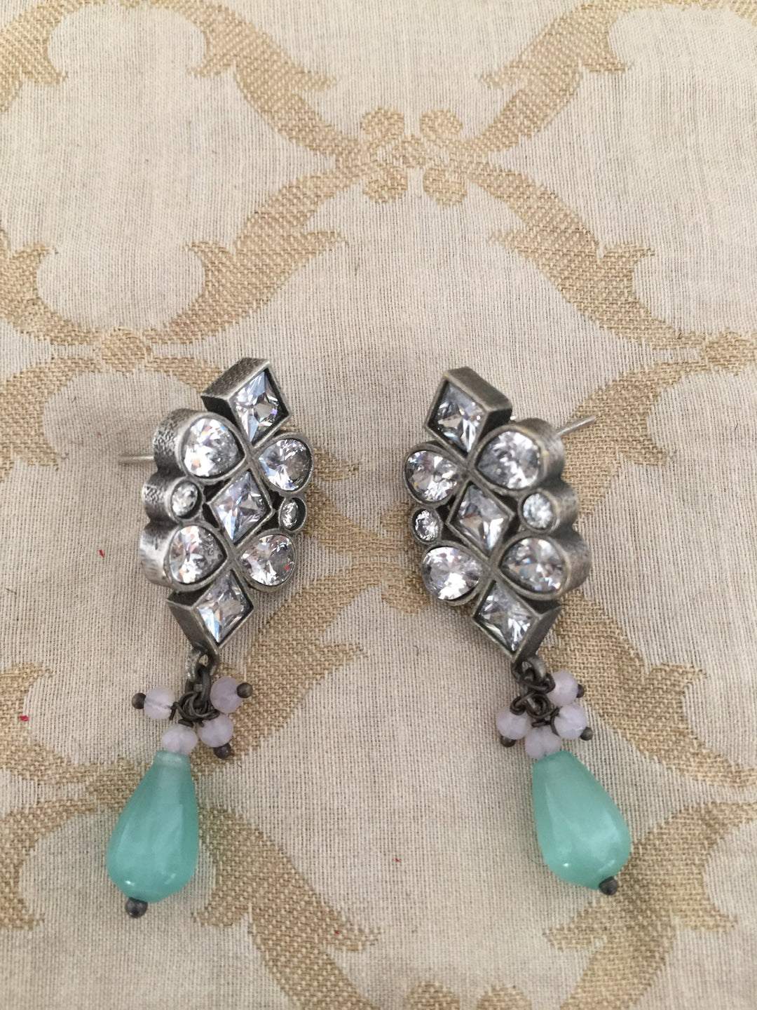 Beautiful Stones and Pearls Choker with Earrings