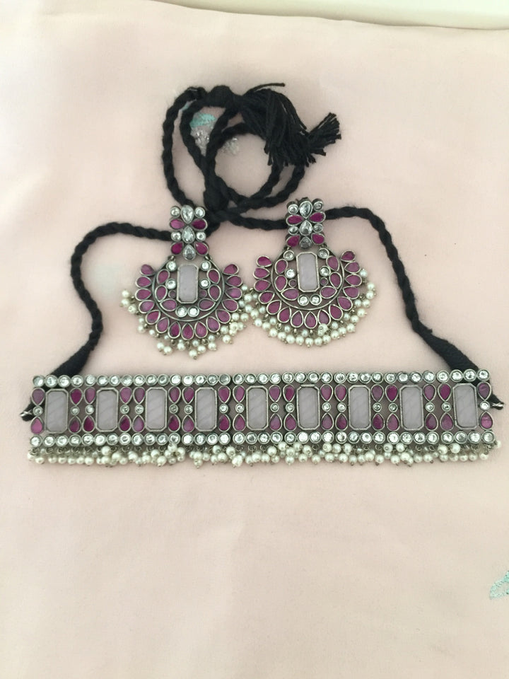 Scintillating Vintage Stones Choker with Statement Chandbaalis