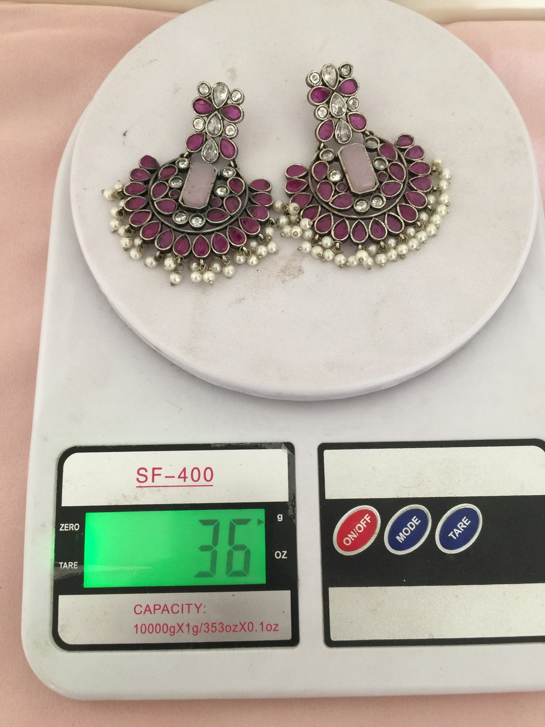 Scintillating Vintage Stones Choker with Statement Chandbaalis