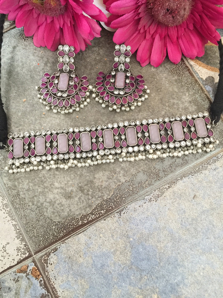 Scintillating Vintage Stones Choker with Statement Chandbaalis