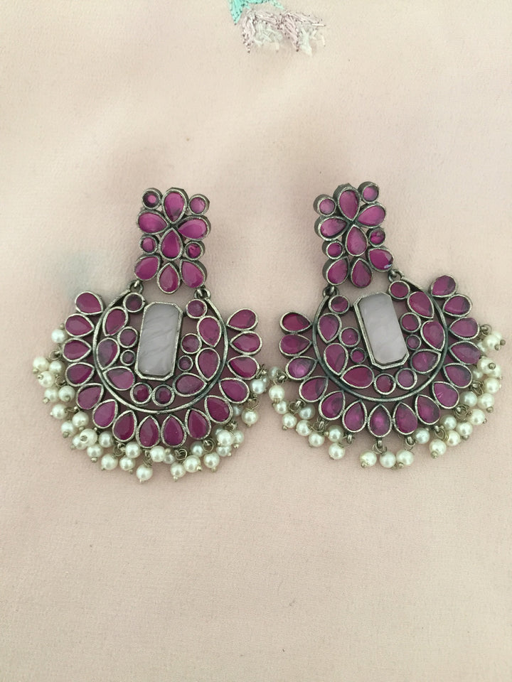 Scintillating Vintage Stones Choker with Statement Chandbaalis