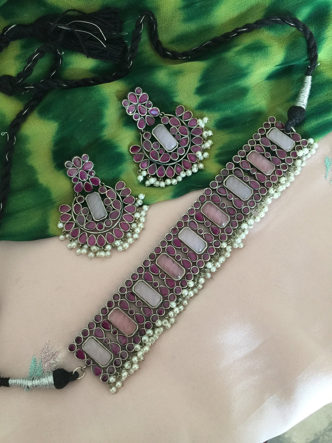 Scintillating Vintage Stones Choker with Statement Chandbaalis