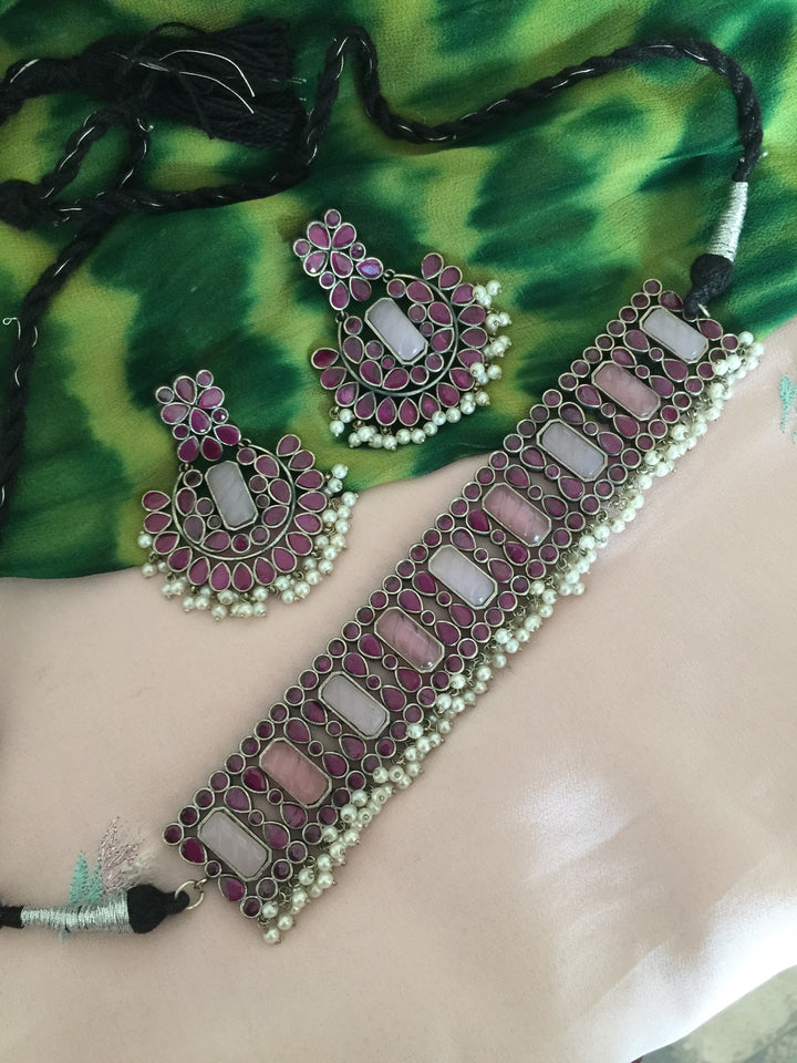 Scintillating Vintage Stones Choker with Statement Chandbaalis