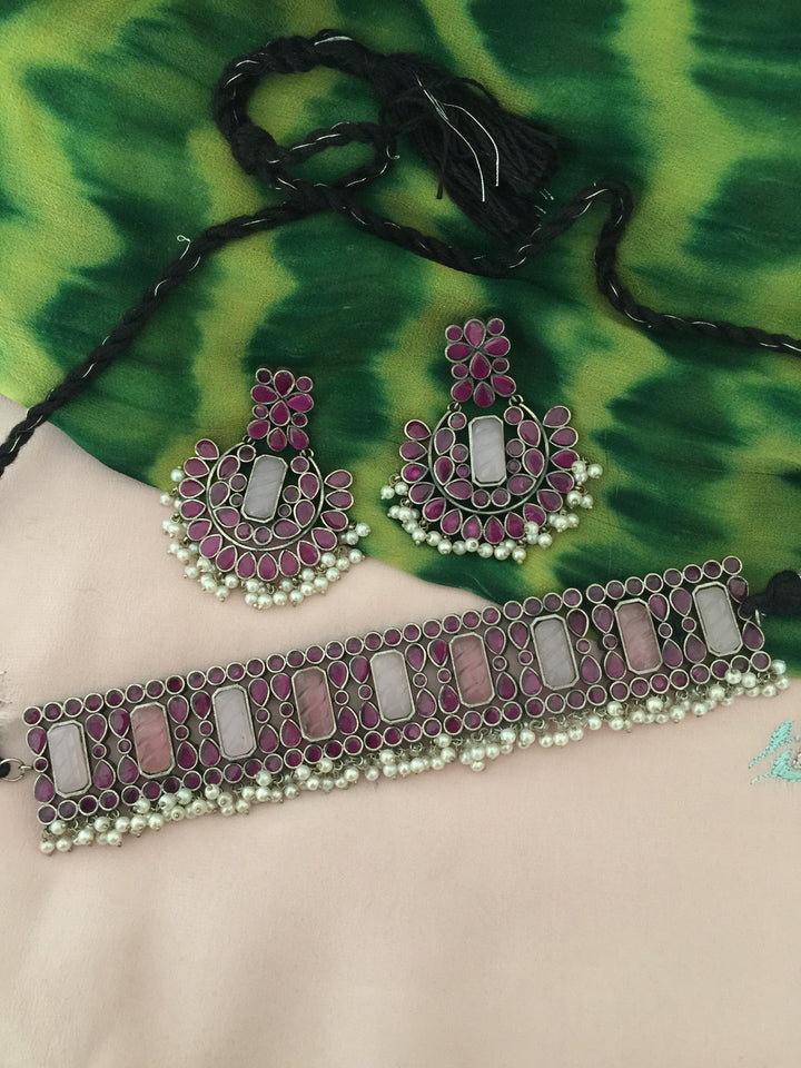 Scintillating Vintage Stones Choker with Statement Chandbaalis