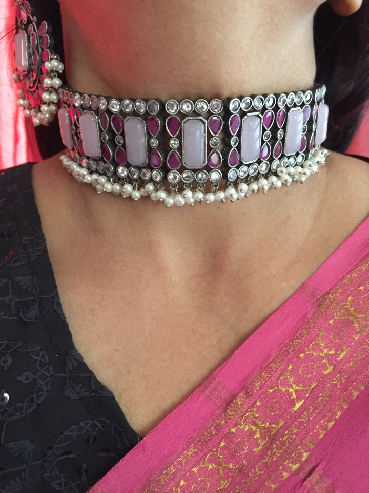 Scintillating Vintage Stones Choker with Statement Chandbaalis