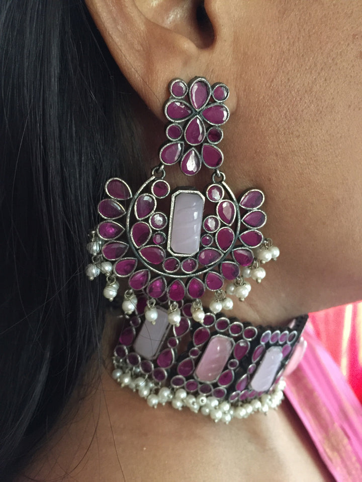 Scintillating Vintage Stones Choker with Statement Chandbaalis