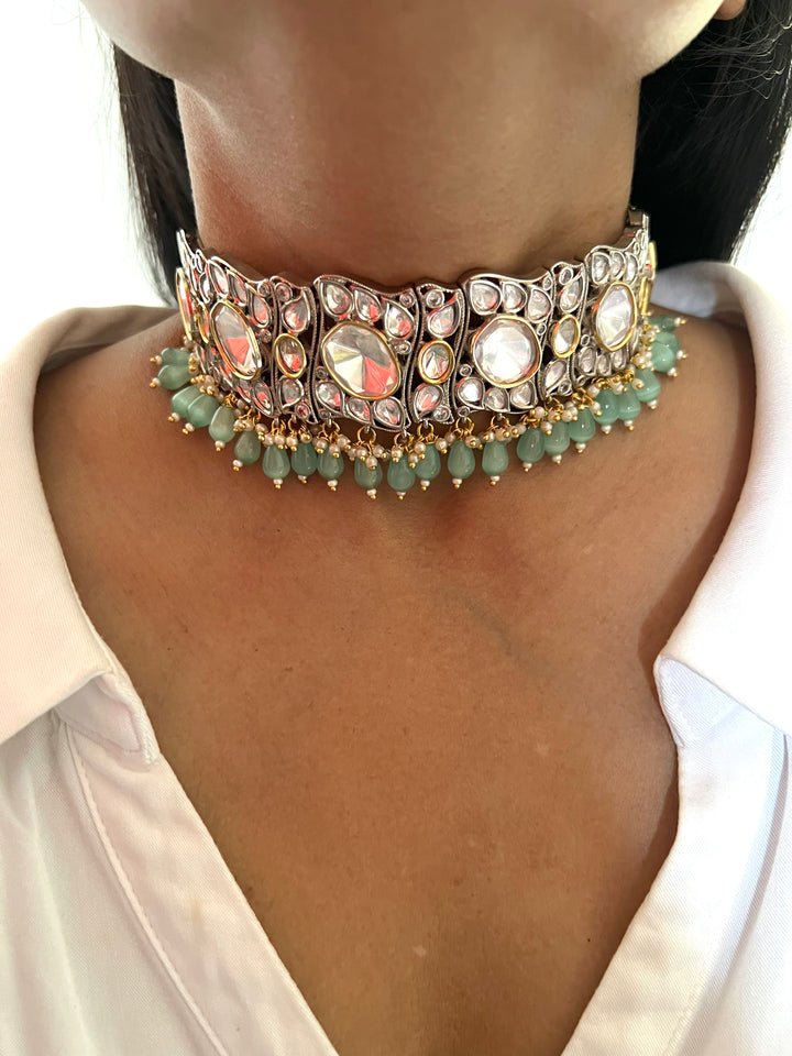 High Quality Kundan Choker with Statement Stud Earrings