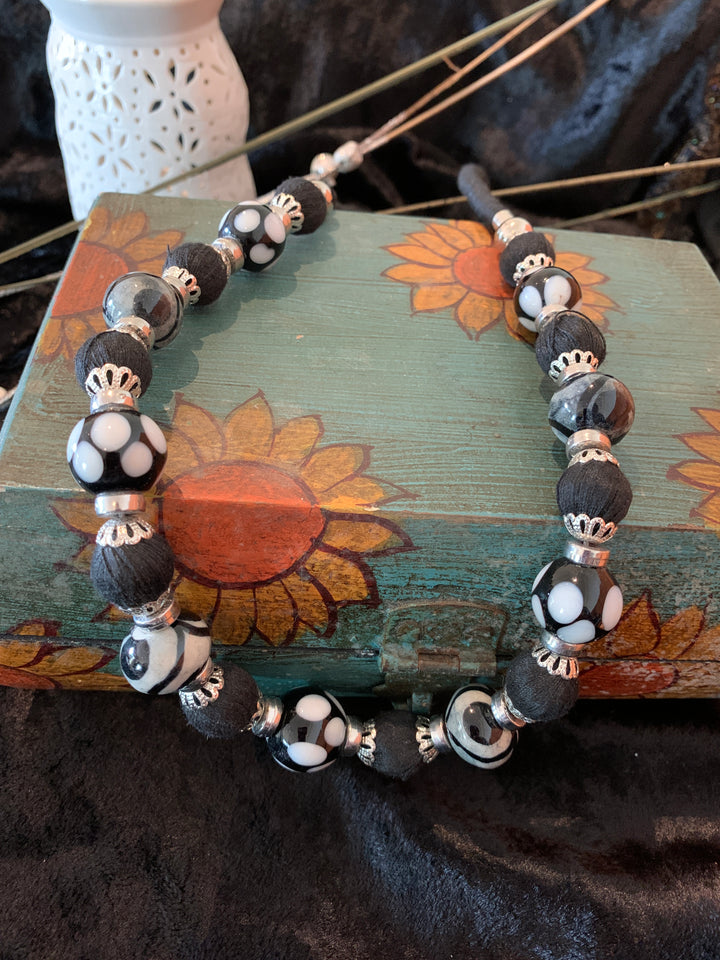 Black and White Beads Necklace