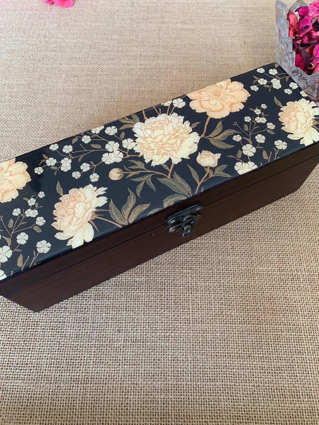White Blossom Traditional Teabox - SHIVKA