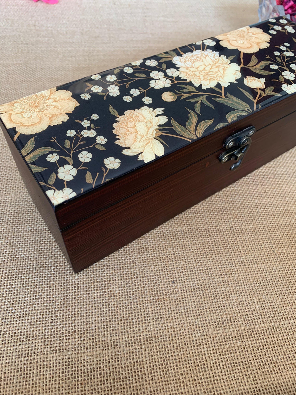 White Blossom Traditional Teabox - SHIVKA