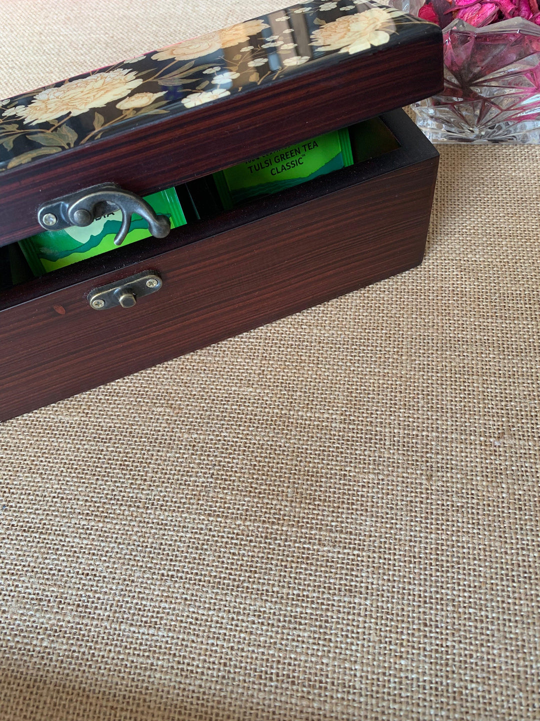White Blossom Traditional Teabox - SHIVKA