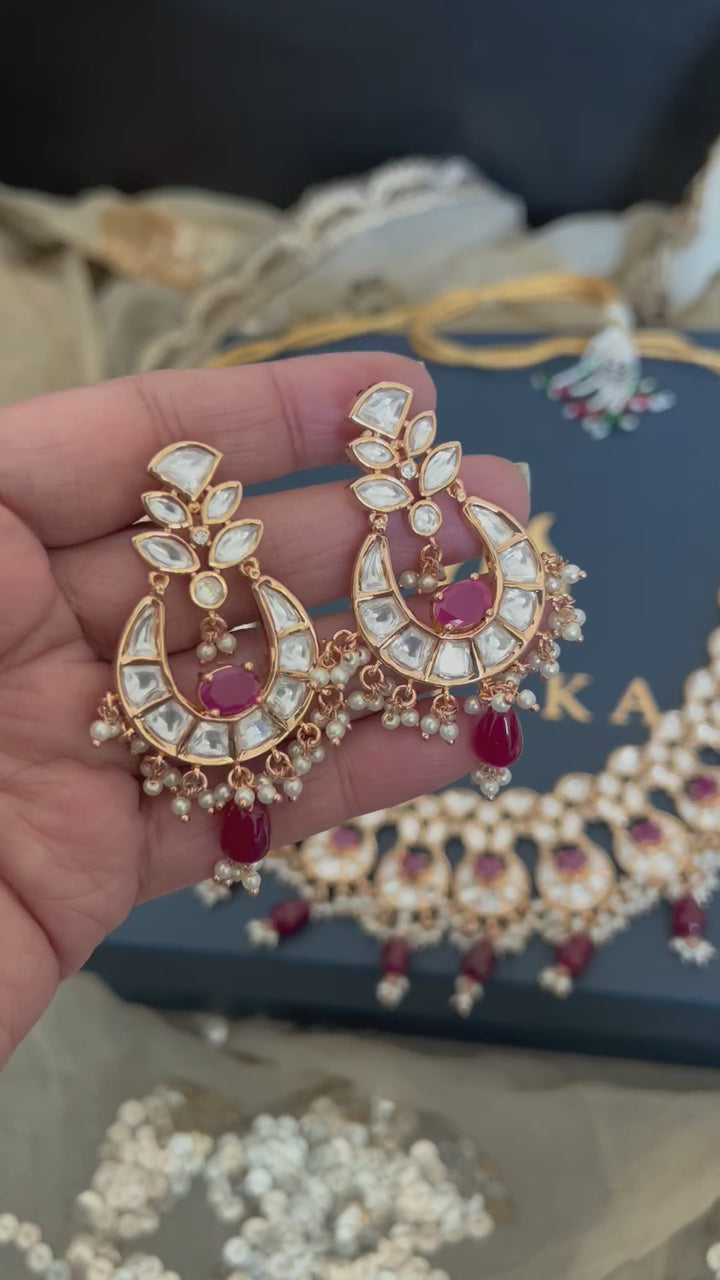 Scintillating Bridal Kundan Necklace with Chandbaalis
