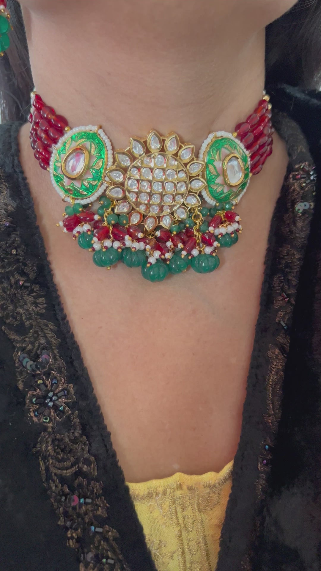 Exquisite Kundan Choker Set - Your Radiant Elegance for Weddings and Festivities