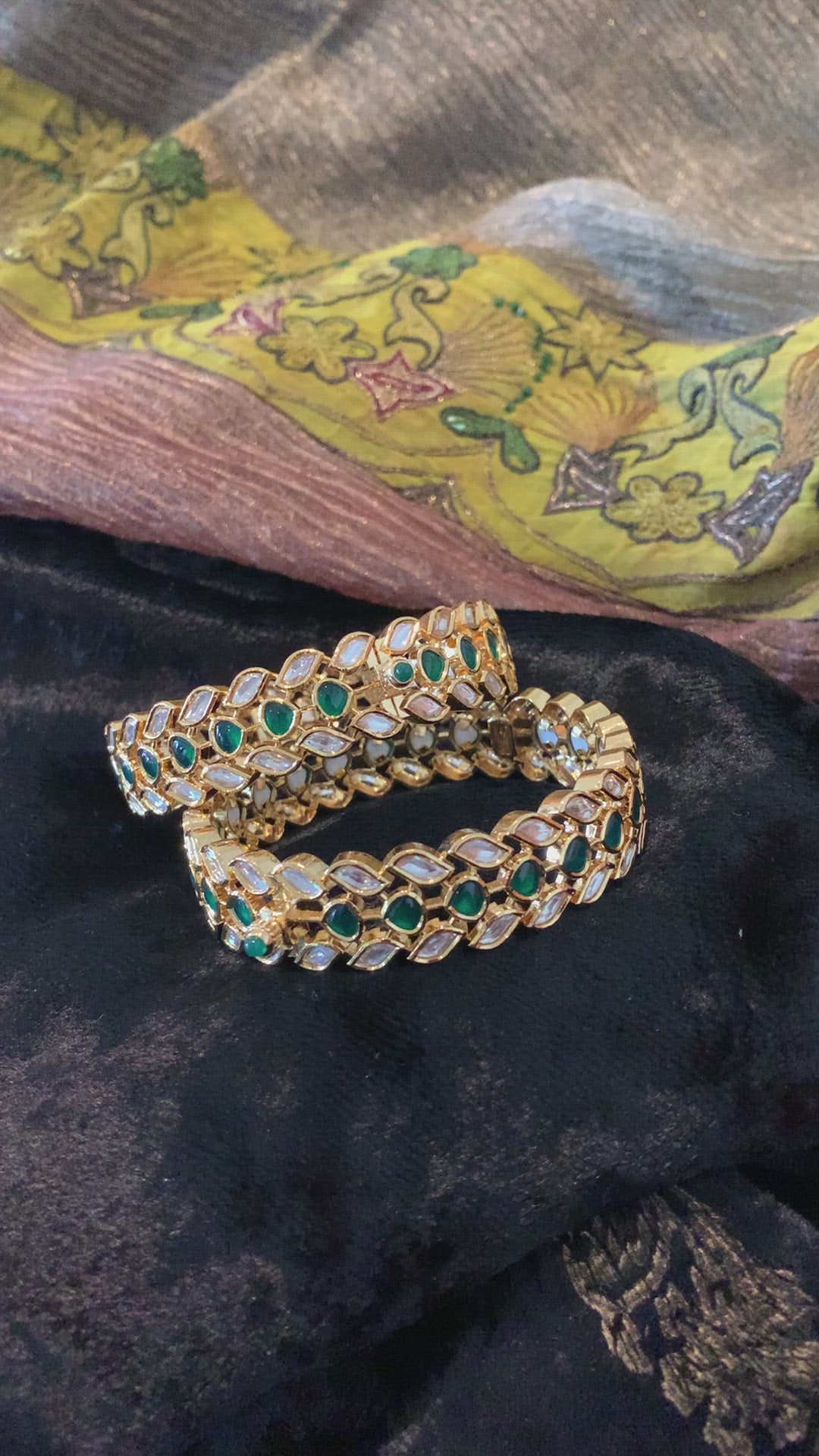 Exquisite Classic Kundan Kada - Unparalleled Quality and Style