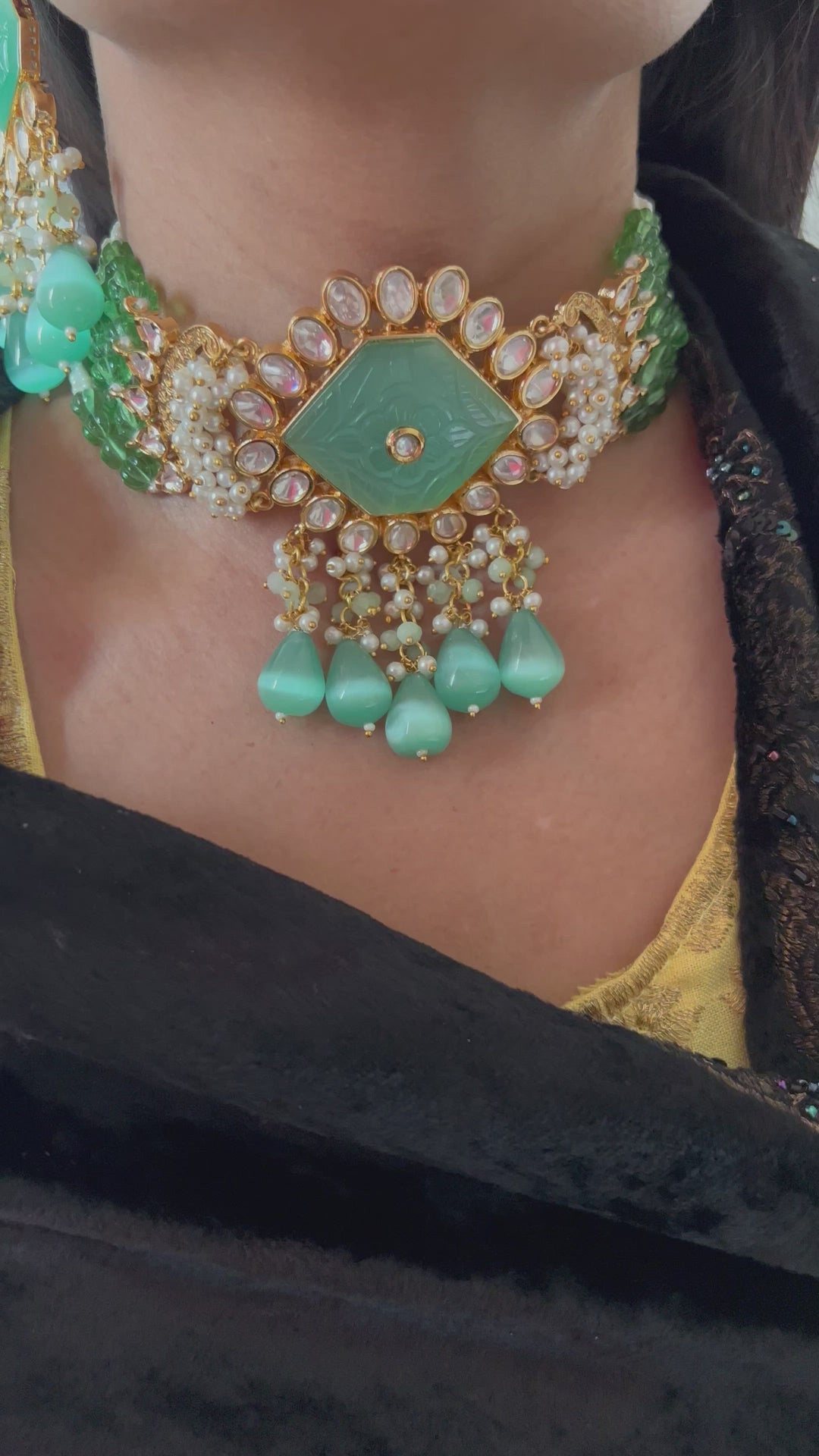 Exquisite Kundan Choker Set - Your Radiant Elegance for Weddings and Festivities