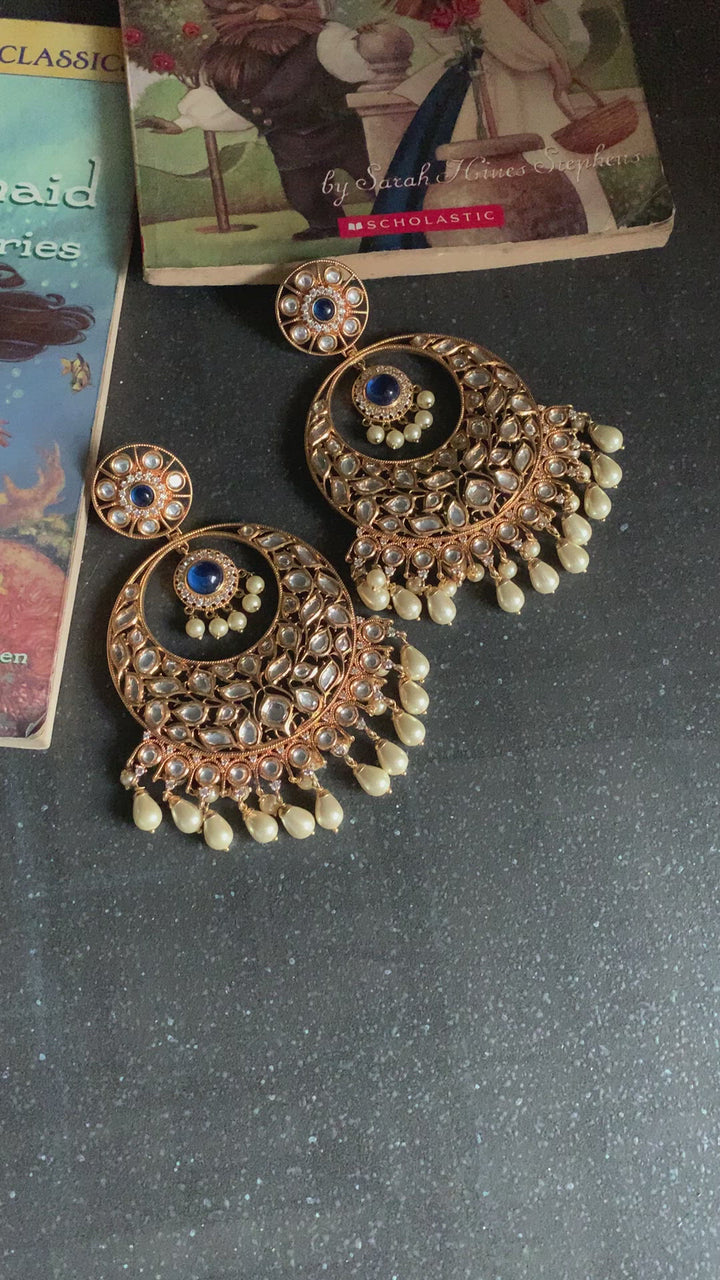 Statement Kundan Danglers