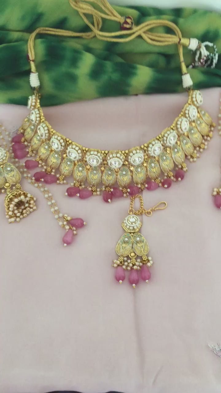 Exquisite Kundan Necklace Set - Radiate Elegance at Weddings and Festive Celebrations