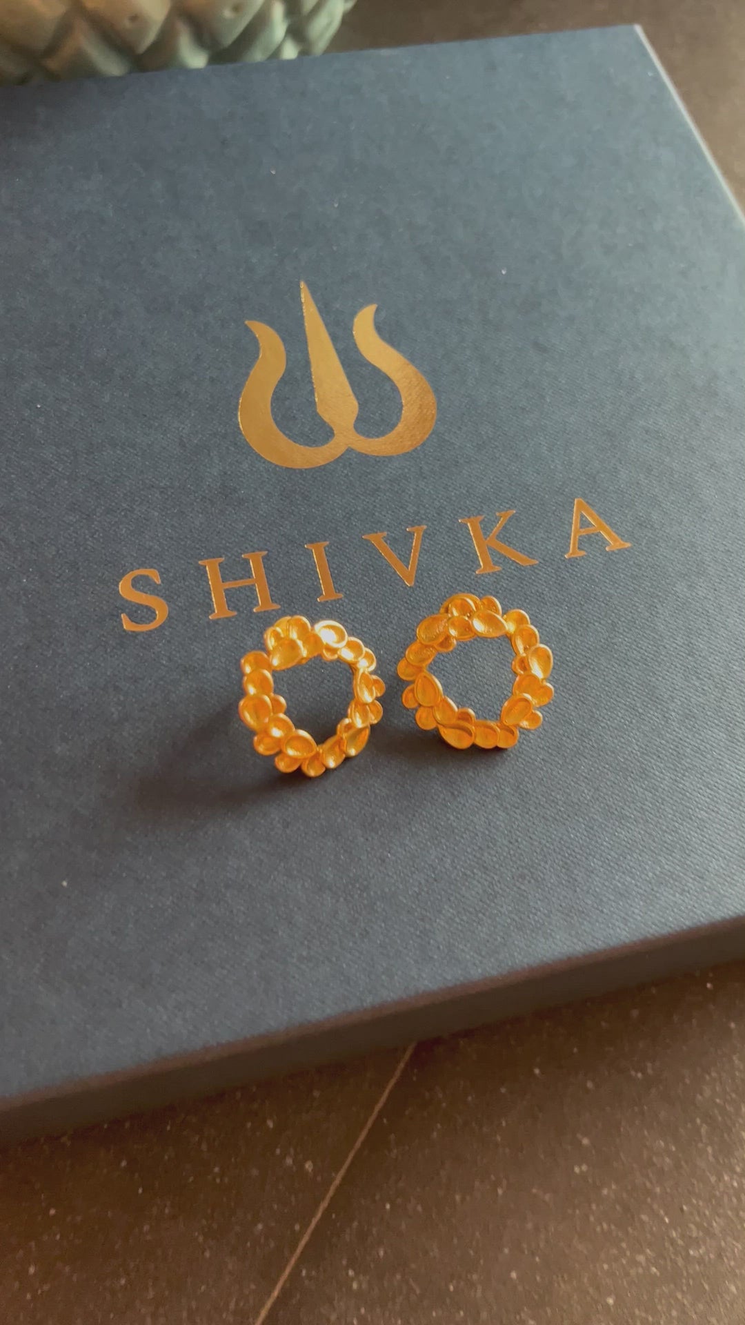 Statement Gold Leaves Studs