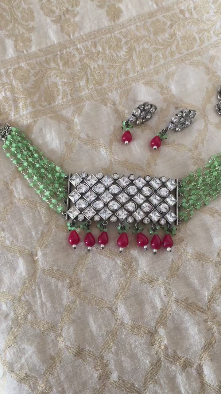 Beautiful Stones and Pearls Choker with Earrings