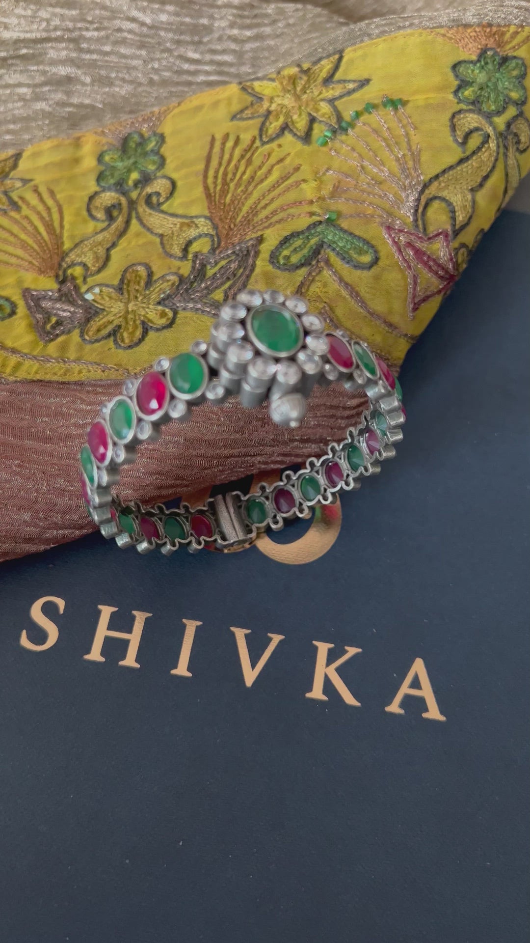 Statement Antique Kada