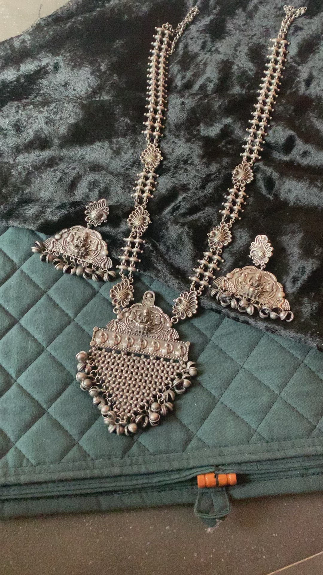 Vintage Pendant Long Necklace with Statement Earrings