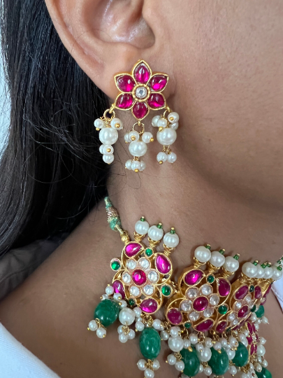 Beautiful Flora Kundan Choker with Pretty Earrings