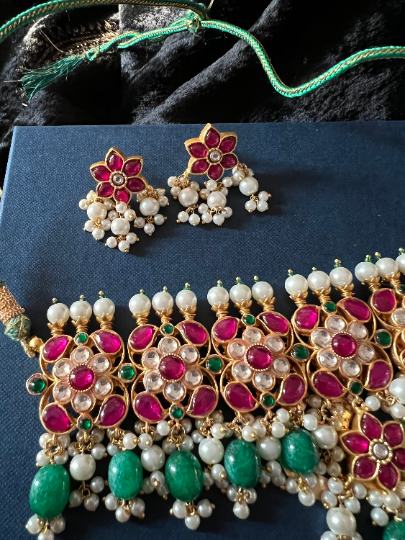 Beautiful Flora Kundan Choker with Pretty Earrings