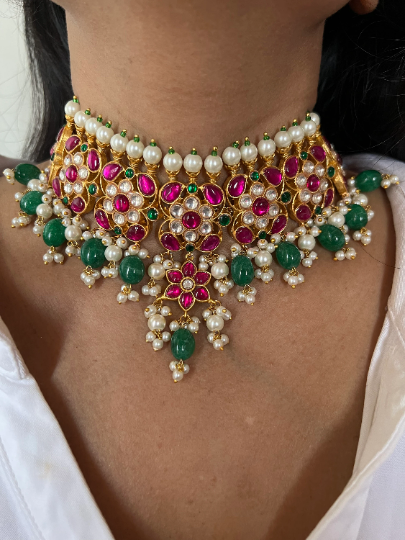 Beautiful Flora Kundan Choker with Pretty Earrings