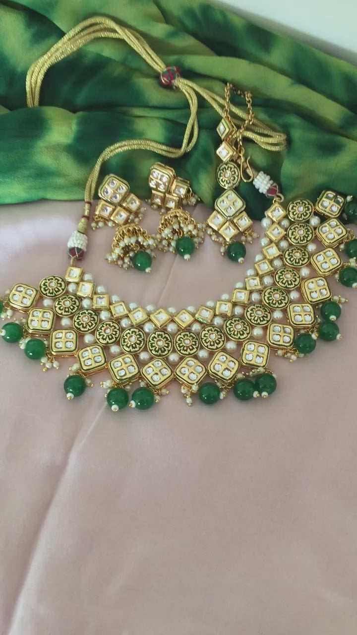 Elegant Kundan Choker Set with Earrings and Maangtikka - A Regal Radiance for Special Occasions