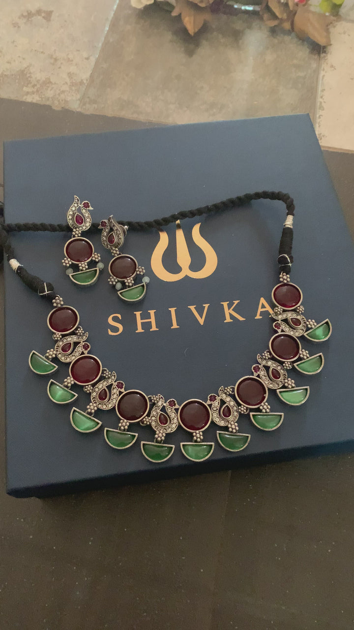 Vintage Artistic Necklace with Statement Earrings