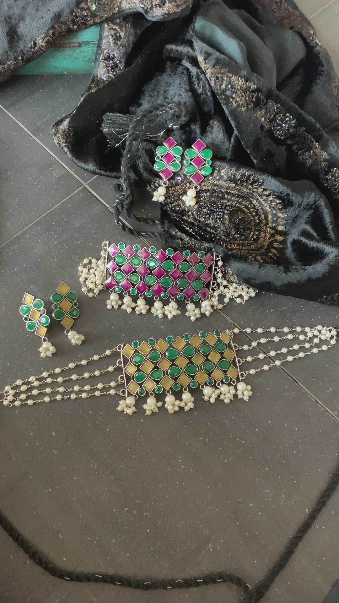 Beautiful Stones and Pearls Choker with Earrings