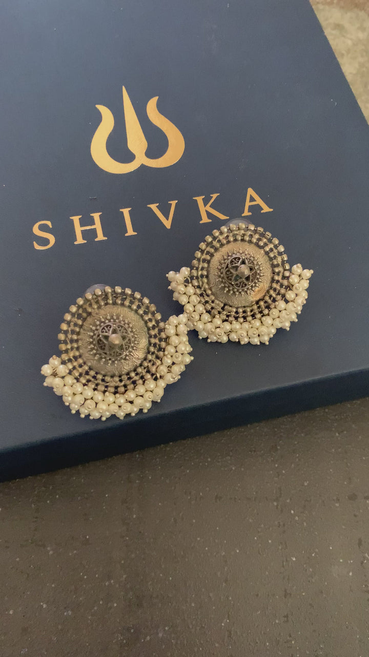 Antique Pearl Clusters Studs