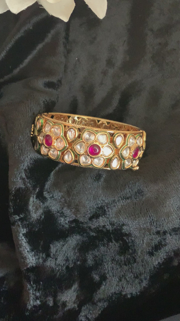 Kundan Flowers Bangle
