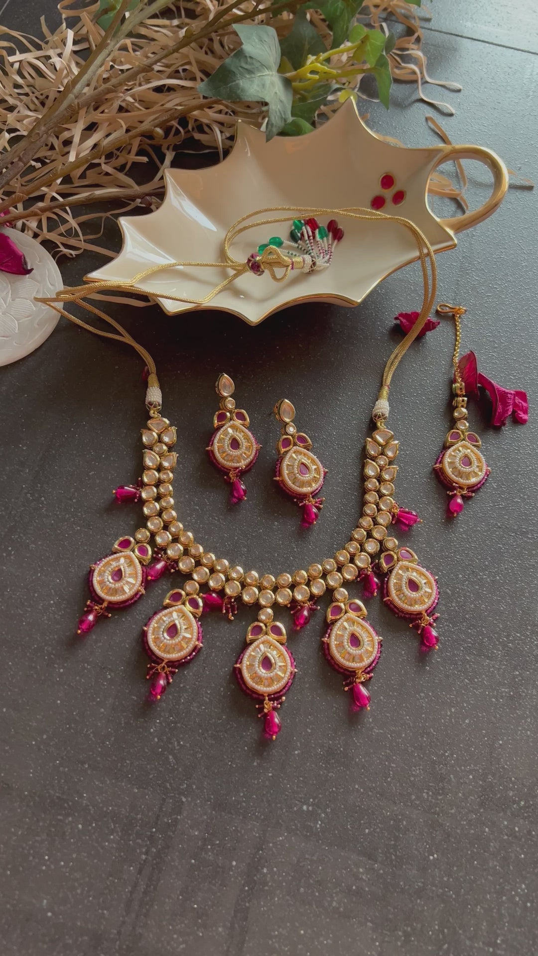 Exquisite Kundan Necklace Set - Radiate Elegance at Weddings and Festive Celebrations