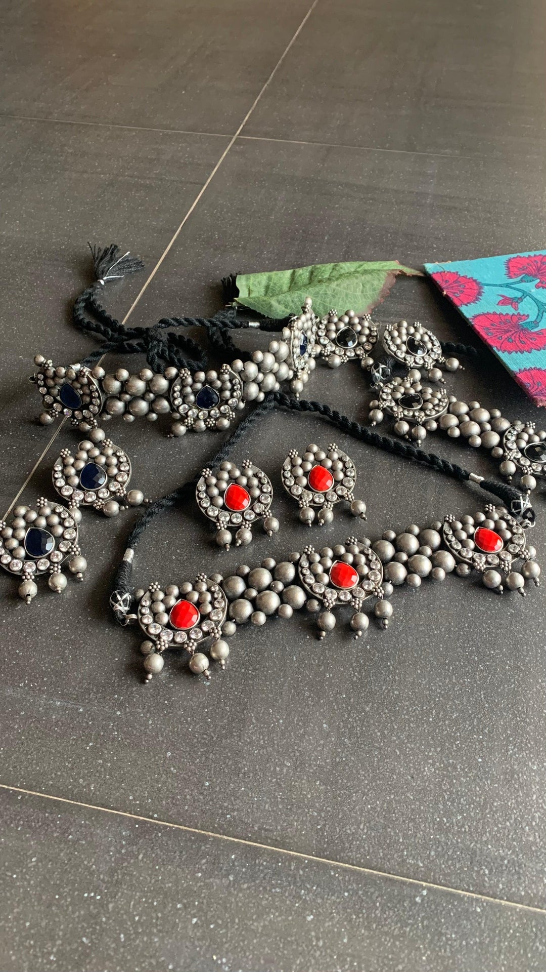 Vintage Artistic Choker with Oversized Studs - SHIVKA