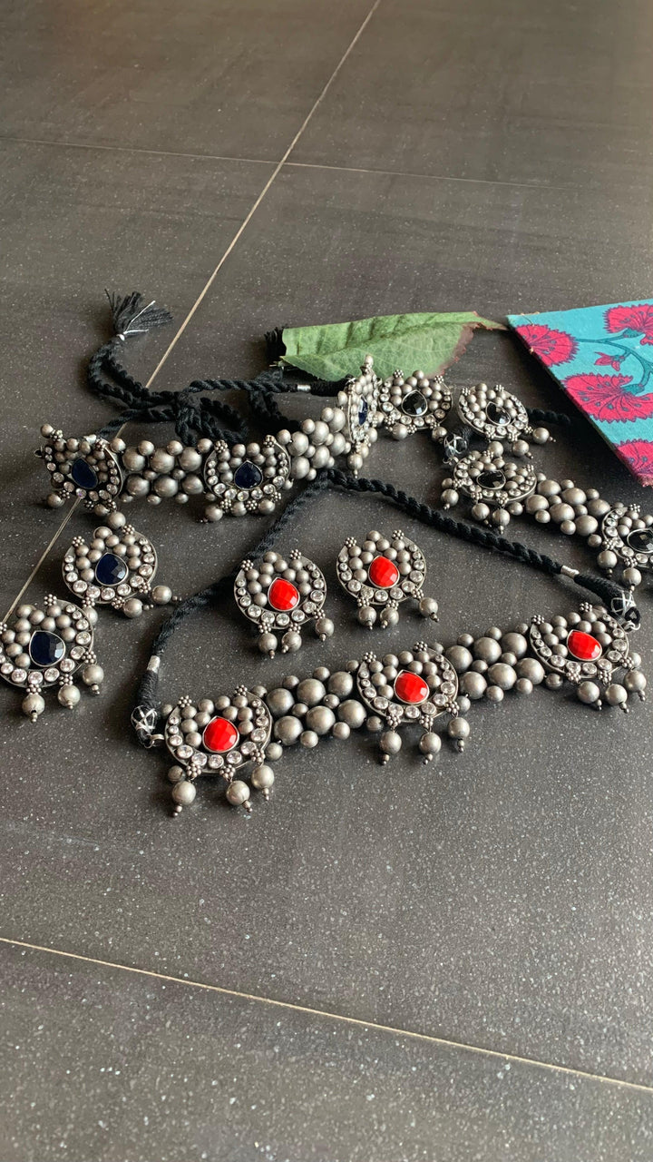 Vintage Artistic Choker with Oversized Studs - SHIVKA