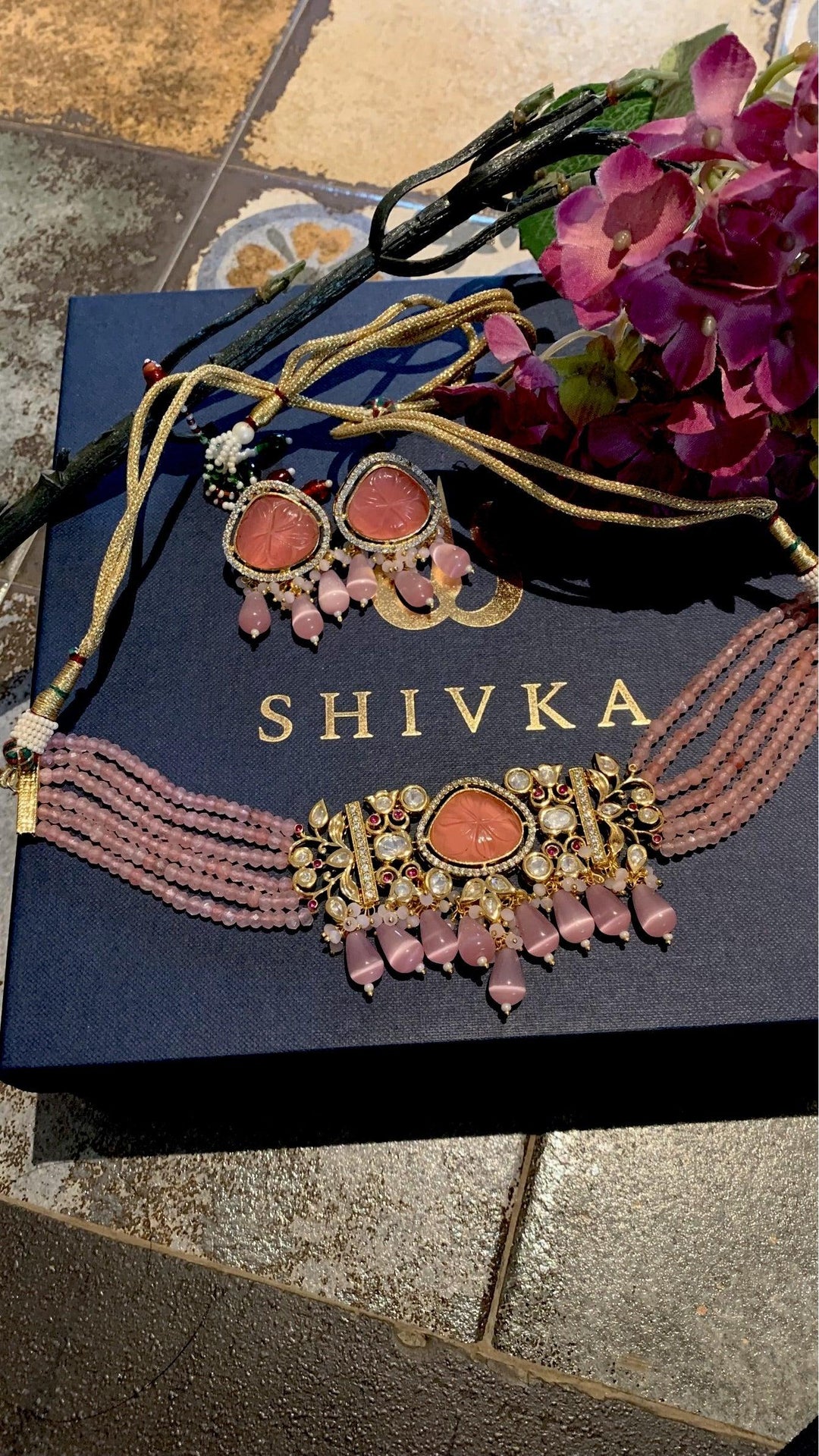 Pink Carved Stone Kundan Choker with Stud Earrings - SHIVKA