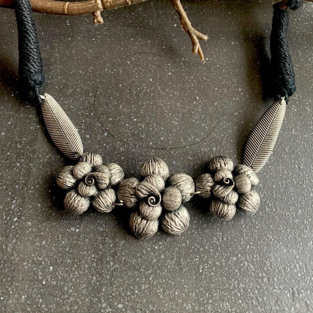 Flower Choker Necklace - SHIVKA