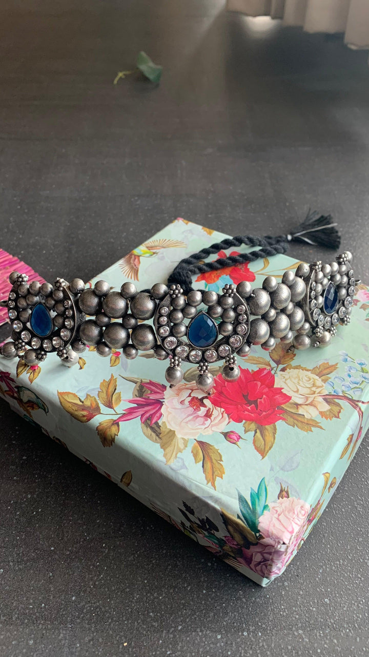 Vintage Artistic Choker with Oversized Studs - SHIVKA