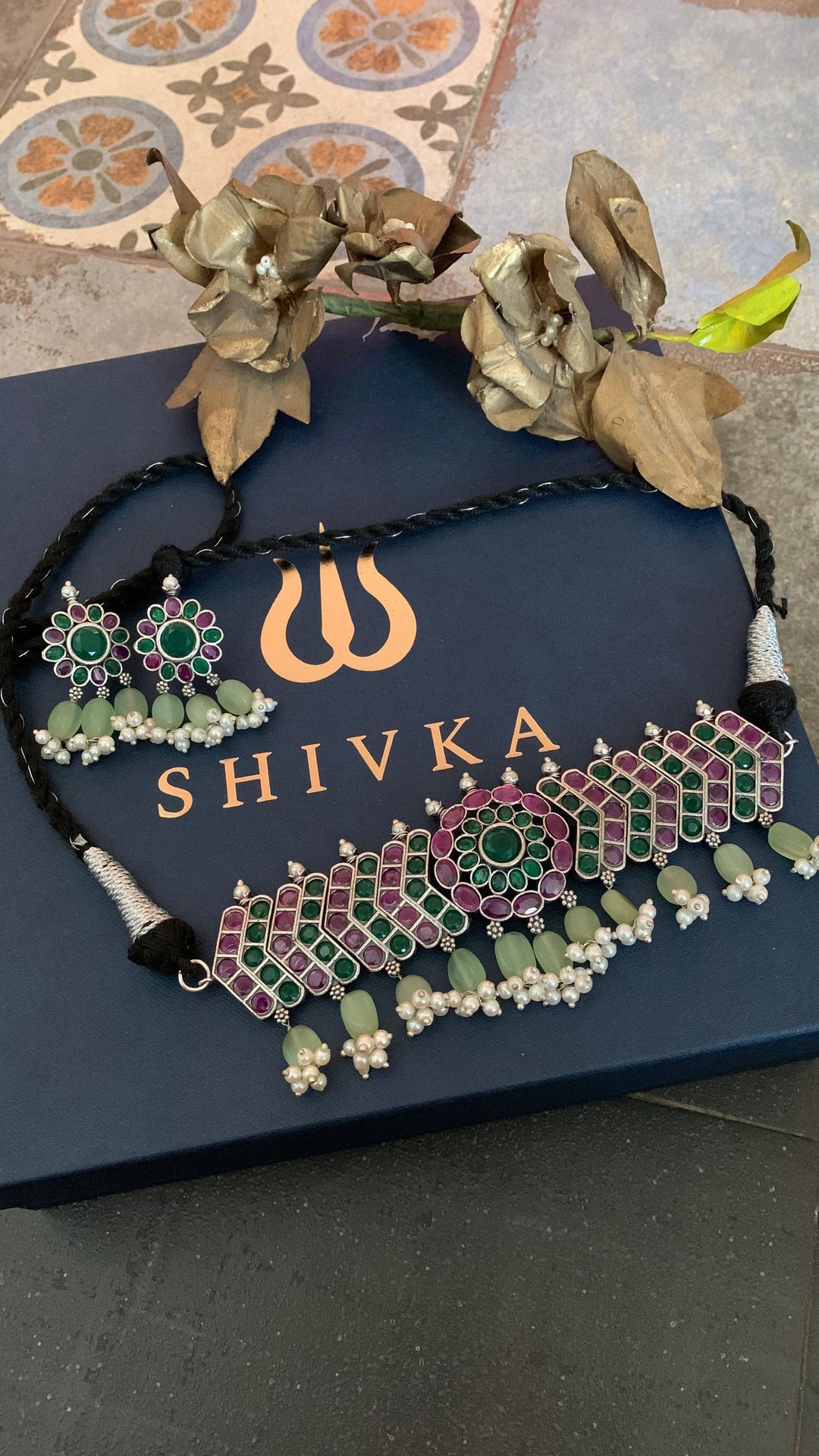 Vintage Artistic Choker with Statement Earrings - SHIVKA