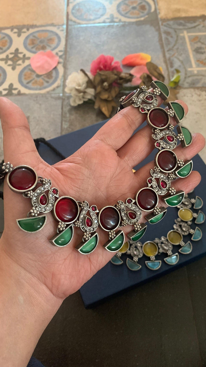 Vintage Artistic Necklace with Statement Earrings - SHIVKA