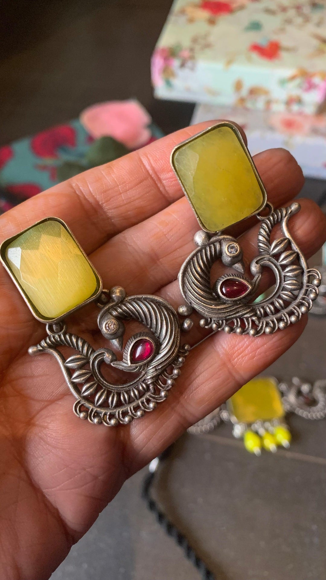 Vintage Stones Choker with Statement Earrings - SHIVKA