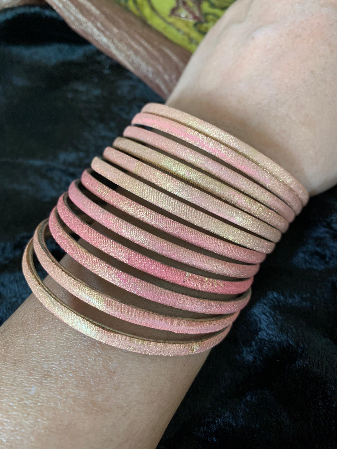 Shades of pink and gold - SHIVKA